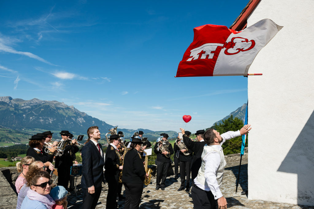 Hochzeitsfotograf Obwalden - Hochzeitsfotograf Zentralschweiz Hochzeitsfest in Hotel Krone Sarnen // Hochzeitsfotograf Obwalden - Hochzeitsfotograf Zentralschweiz