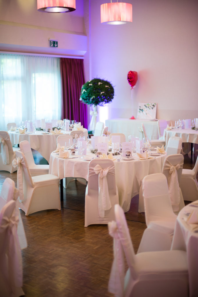 20150912_HochzeitsfotografObwalden_0025 Hochzeitsfest in Hotel Krone Sarnen // Hochzeitsfotograf Obwalden - Hochzeitsfotograf Zentralschweiz