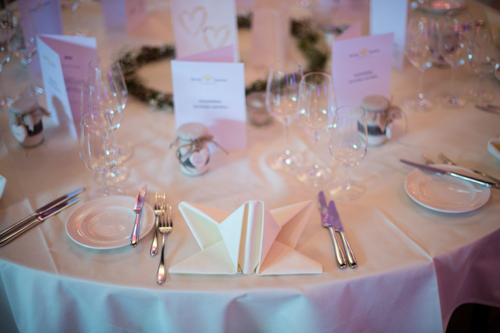 20150912_HochzeitsfotografObwalden_0027 Hochzeitsfest in Hotel Krone Sarnen // Hochzeitsfotograf Obwalden - Hochzeitsfotograf Zentralschweiz