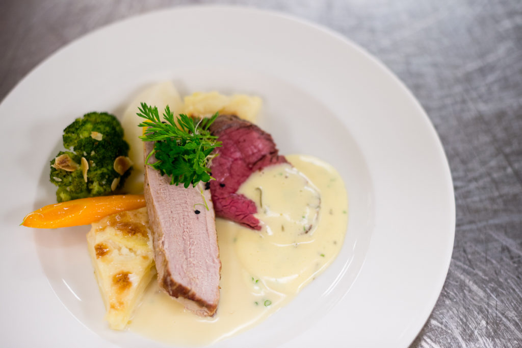 20150912_HochzeitsfotografObwalden_0033 Hochzeitsfest in Hotel Krone Sarnen // Hochzeitsfotograf Obwalden - Hochzeitsfotograf Zentralschweiz