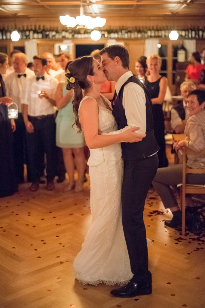 Brautpaar Hochzeit in Stalden (Obwalden) und Hochzeitsfeier in Schlüssel Beckenried (Nidwalden), Hochzeitsfotograf Obwalden & Nidwalden