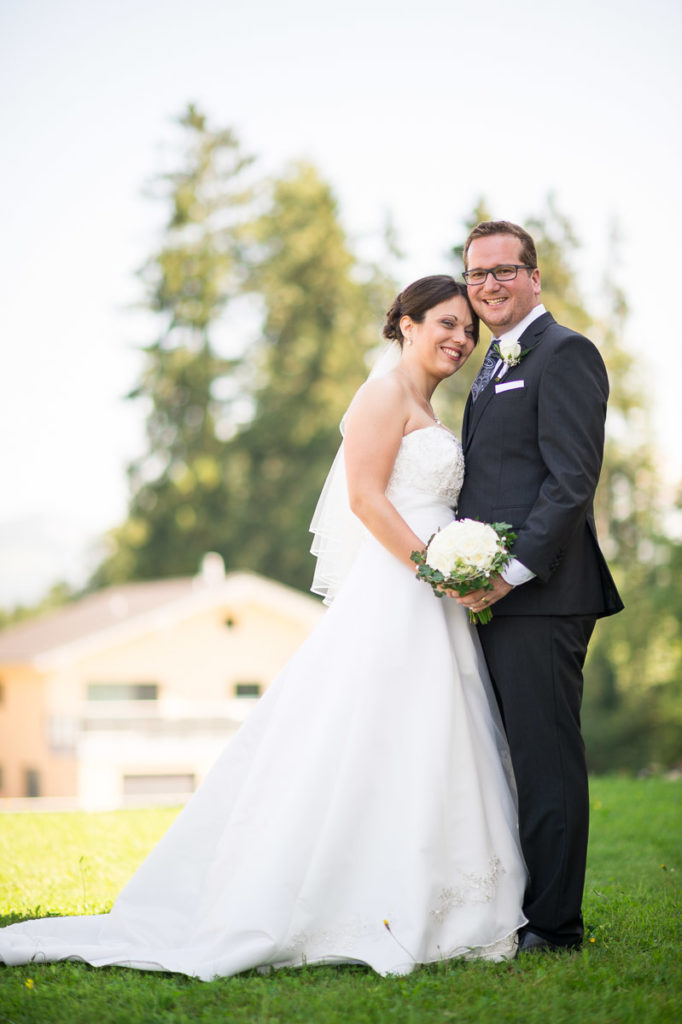 Hochzeitsfotograf Nidwalden Hochzeit in Ennetmoos (Kanton Nidwalden) in der Zentralschweiz mit Hochzeitsfeier im Hotel Bellevue in Engelberg und Helikopterflug für Brautpaar