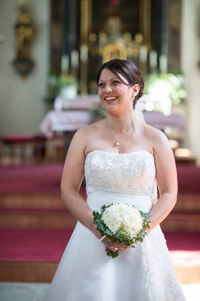 Hochzeitsfotograf Nidwalden Hochzeit in Ennetmoos (Kanton Nidwalden) in der Zentralschweiz mit Hochzeitsfeier im Hotel Bellevue in Engelberg und Helikopterflug für Brautpaar
