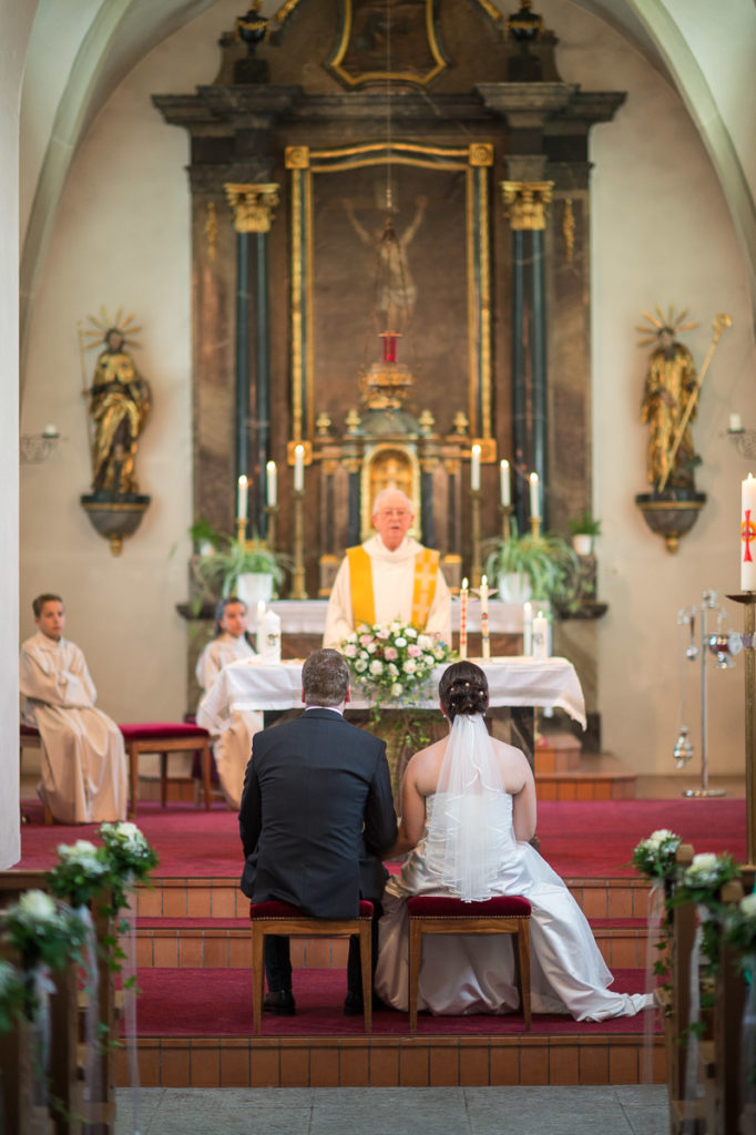 Hochzeitsfotograf Nidwalden Hochzeit in Ennetmoos (Kanton Nidwalden) in der Zentralschweiz mit Hochzeitsfeier im Hotel Bellevue in Engelberg und Helikopterflug für Brautpaar