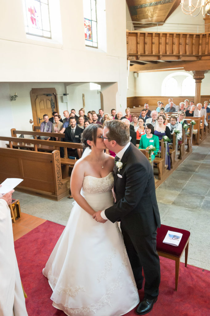 Hochzeitsfotograf Nidwalden Hochzeit in Ennetmoos (Kanton Nidwalden) in der Zentralschweiz mit Hochzeitsfeier im Hotel Bellevue in Engelberg und Helikopterflug für Brautpaar