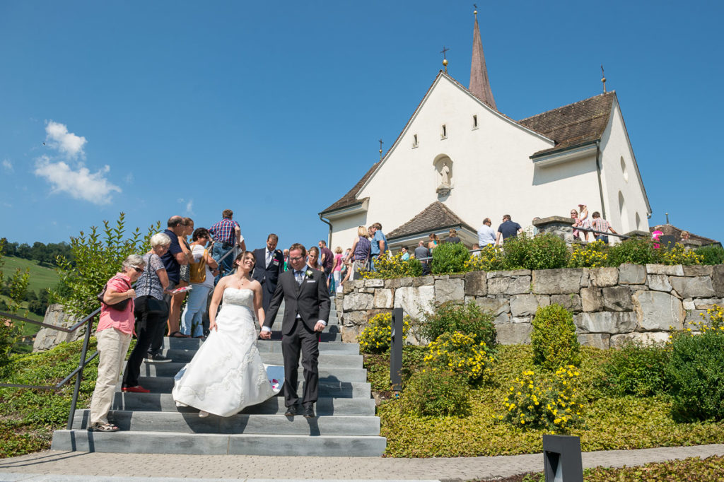 Hochzeitsfotograf Nidwalden Hochzeit in Ennetmoos (Kanton Nidwalden) in der Zentralschweiz mit Hochzeitsfeier im Hotel Bellevue in Engelberg und Helikopterflug für Brautpaar