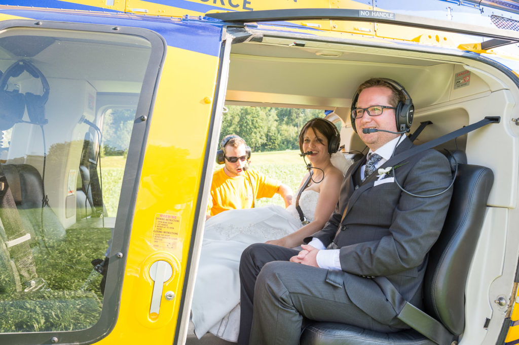 Hochzeitsfotograf Nidwalden Hochzeit in Ennetmoos (Kanton Nidwalden) in der Zentralschweiz mit Hochzeitsfeier im Hotel Bellevue in Engelberg und Helikopterflug für Brautpaar