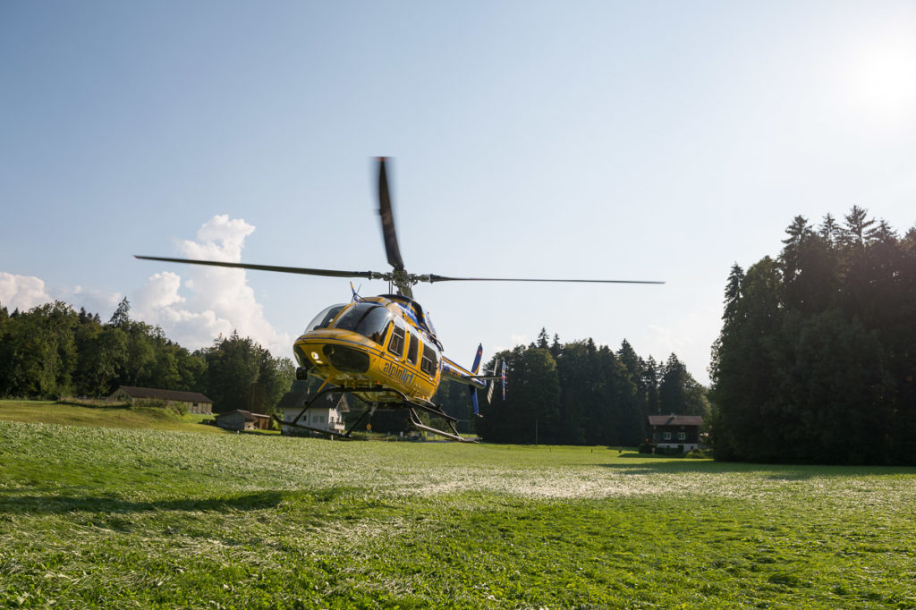 Hochzeitsfotograf Nidwalden Hochzeit in Ennetmoos (Kanton Nidwalden) in der Zentralschweiz mit Hochzeitsfeier im Hotel Bellevue in Engelberg und Helikopterflug für Brautpaar