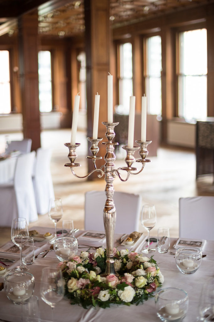 Hochzeitsfotograf Nidwalden Hochzeit in Ennetmoos (Kanton Nidwalden) in der Zentralschweiz mit Hochzeitsfeier im Hotel Bellevue in Engelberg und Helikopterflug für Brautpaar