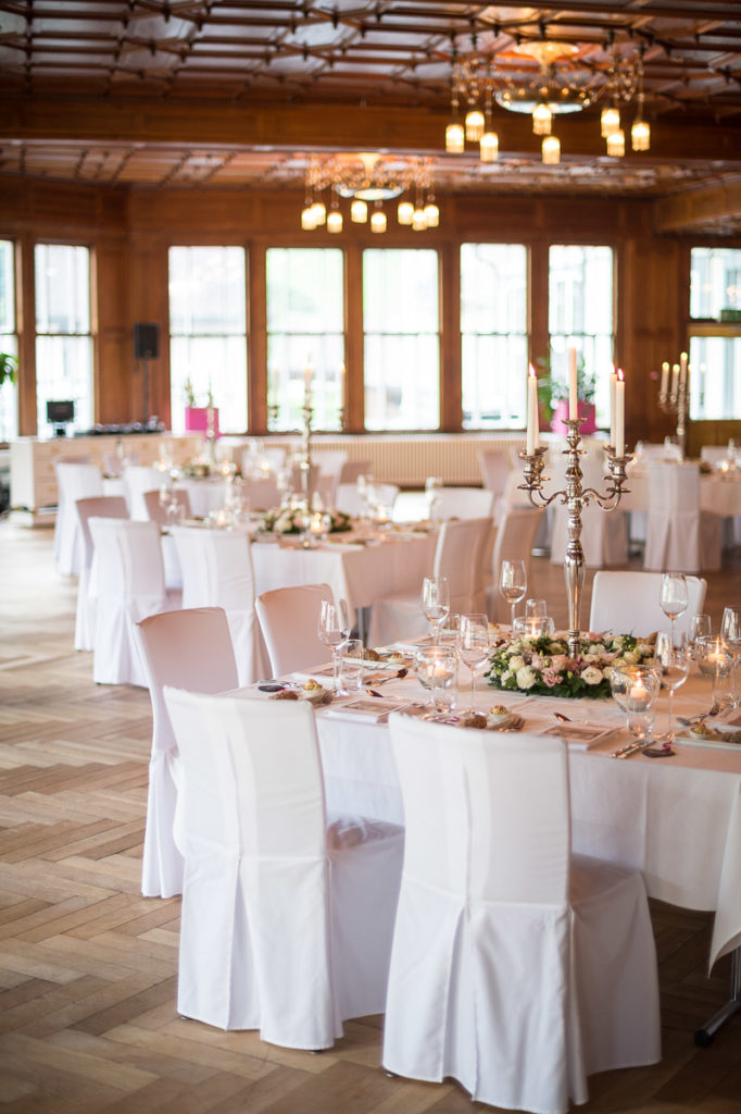Hochzeitsfotograf Nidwalden Hochzeit in Ennetmoos (Kanton Nidwalden) in der Zentralschweiz mit Hochzeitsfeier im Hotel Bellevue in Engelberg und Helikopterflug für Brautpaar