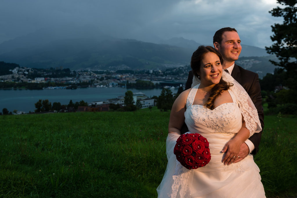 Brautpaar Hochzeit in Adligenswil, Fotoshooting Utenberg in Luzern, Hochzeitsfest im Hotel Winkelried in Luzern