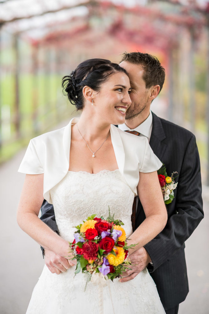 Heiraten auf dem Landenberg Fotoshooting mit einem Brautpaar im Flüeli Ranft und einer Hochzeit im Landenberg - Hochzeitsfotograf Obwalden in Sarnen
