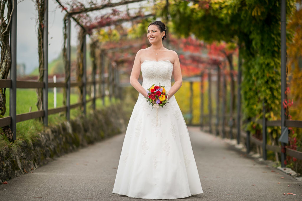 Heiraten auf dem Landenberg Fotoshooting mit einem Brautpaar im Flüeli Ranft und einer Hochzeit im Landenberg - Hochzeitsfotograf Obwalden in Sarnen