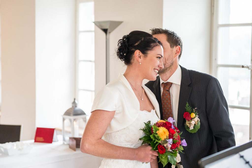 Heiraten auf dem Landenberg Fotoshooting mit einem Brautpaar im Flüeli Ranft und einer Hochzeit im Landenberg - Hochzeitsfotograf Obwalden in Sarnen