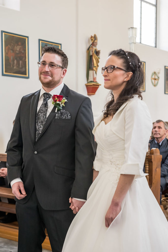 Heiraten in Alpnach Hochzeit in Obwalden, Kirchliche Trauung im Schoried in Alpnach. Alles begleitet vom Hochzeitsfotograf Obwalden fürs Brautpaar