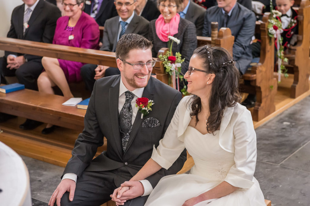 Heiraten in Alpnach Hochzeit in Obwalden, Kirchliche Trauung im Schoried in Alpnach. Alles begleitet vom Hochzeitsfotograf Obwalden fürs Brautpaar