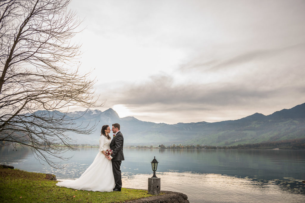 Heiraten in Alpnach Hochzeit in Obwalden, Kirchliche Trauung im Schoried in Alpnach. Alles begleitet vom Hochzeitsfotograf Obwalden fürs Brautpaar