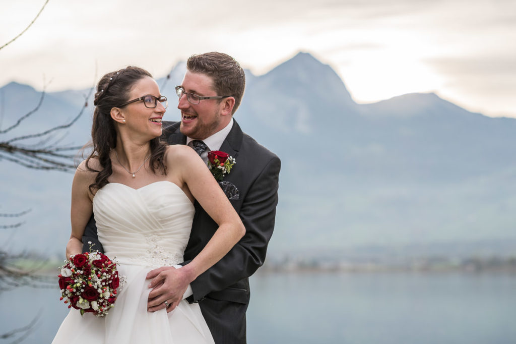 Heiraten in Alpnach Hochzeit in Obwalden, Kirchliche Trauung im Schoried in Alpnach. Alles begleitet vom Hochzeitsfotograf Obwalden fürs Brautpaar