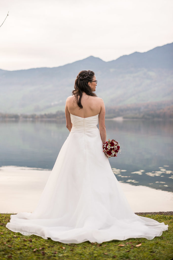 Heiraten in Alpnach Hochzeit in Obwalden, Kirchliche Trauung im Schoried in Alpnach. Alles begleitet vom Hochzeitsfotograf Obwalden fürs Brautpaar