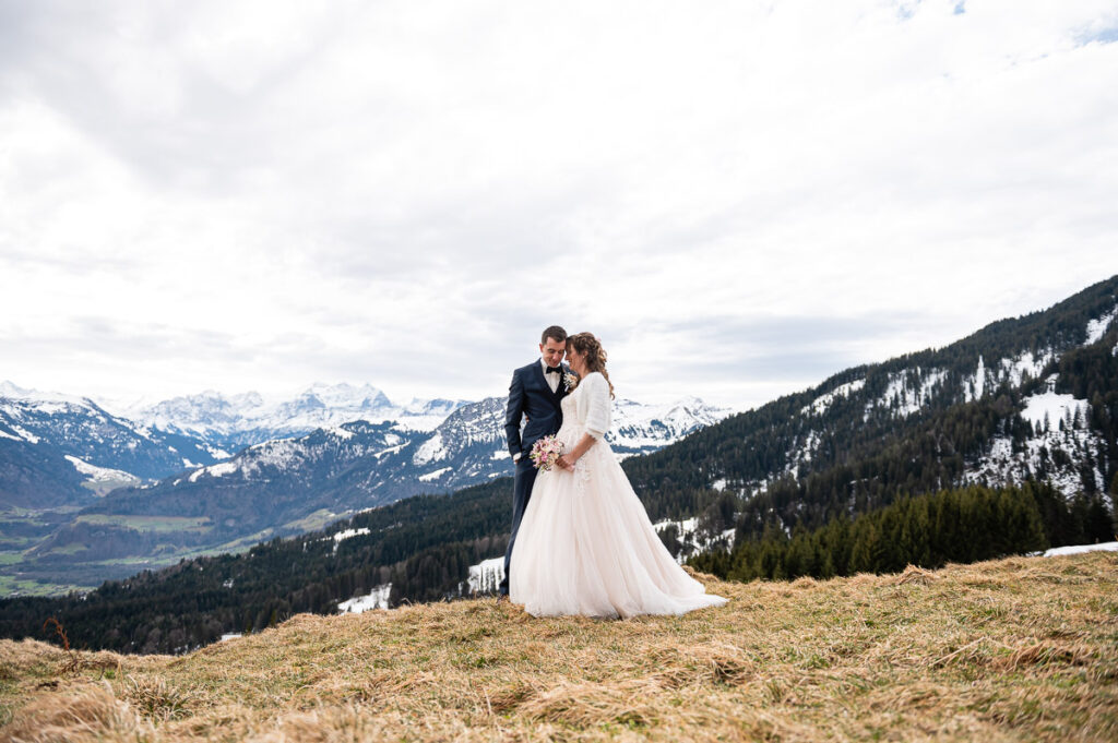 Hochzeit Bernadette&André Hochzeit in Flüeli Kapelle im Flüeli Ranft (Obwalden), Fotoshooting in Stalden und im Langis. Hochzeitsfeier Paxmontana Flüeli Ranft