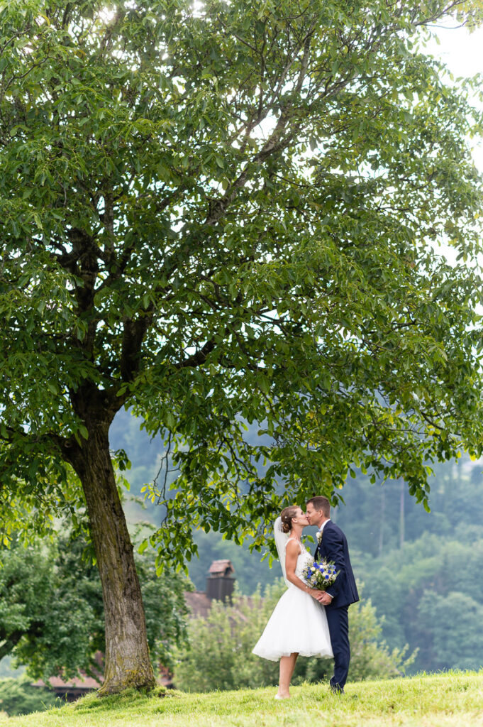Hochzeit Mirjam&Christian Hochzeit auf dem Landenberg in Sarnen (Obwalden), Fotoshooting bei Ramersberg Kapelle.