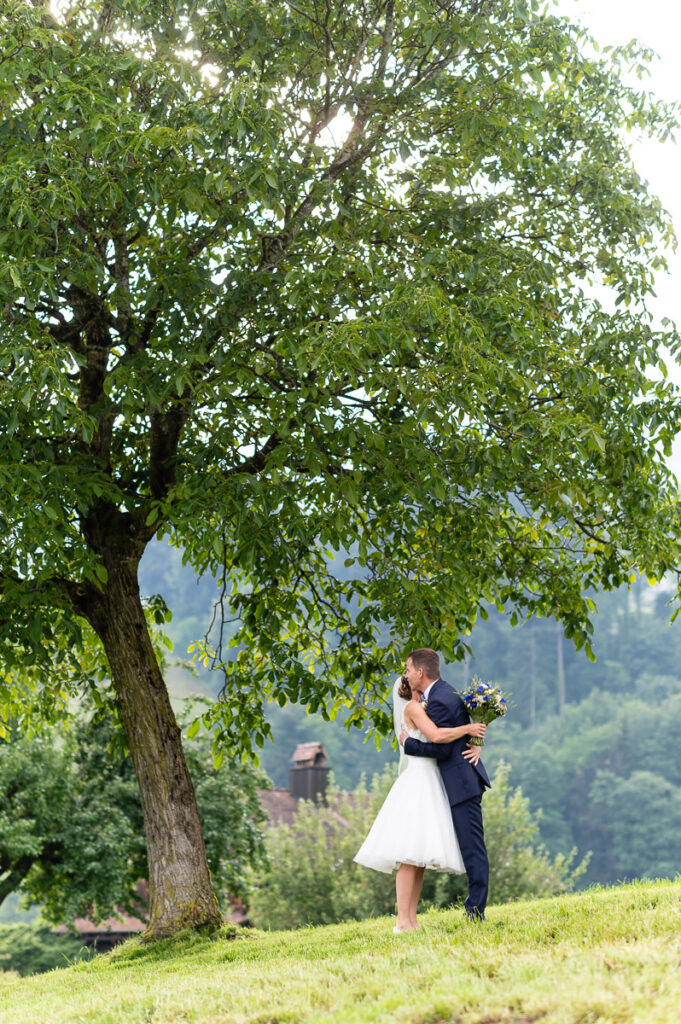 Hochzeit Mirjam&Christian Hochzeit auf dem Landenberg in Sarnen (Obwalden), Fotoshooting bei Ramersberg Kapelle.