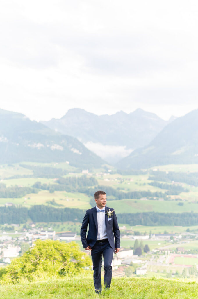 Hochzeit Mirjam&Christian Hochzeit auf dem Landenberg in Sarnen (Obwalden), Fotoshooting bei Ramersberg Kapelle.