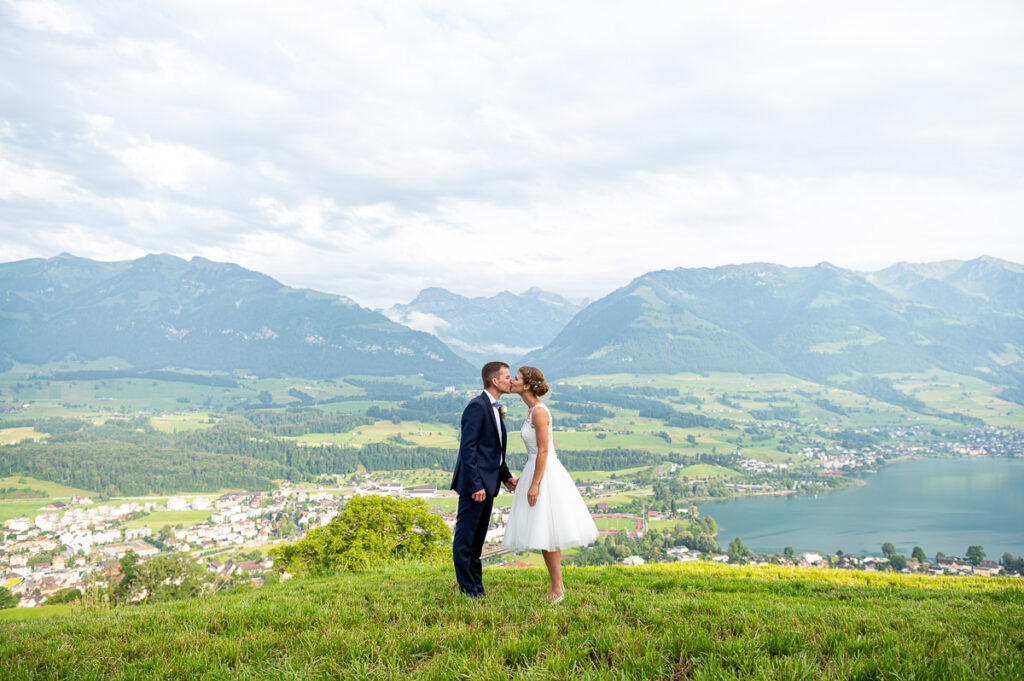 Hochzeit Mirjam&Christian Hochzeit auf dem Landenberg in Sarnen (Obwalden), Fotoshooting bei Ramersberg Kapelle.