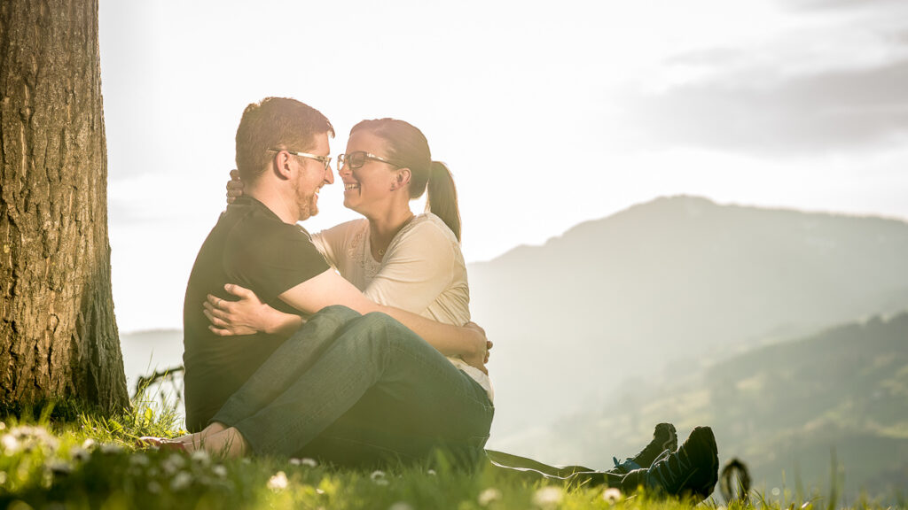 Engagement Session Obwalden Paarshooting Obwalden Fotoshooting am See in Sachseln
