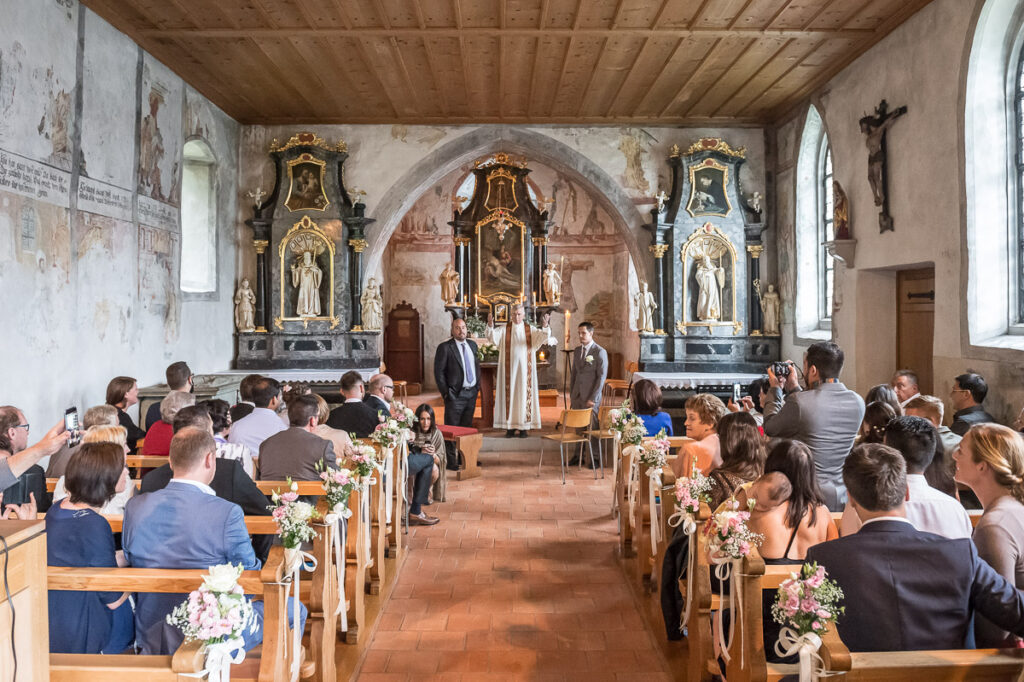 Hochzeitsfotograf Zentralschweiz Hochzeit St Jost Kapelle Nidwalden Hochzeitsfest Schloss Heidegg Gelfingen Hochzeitsfotograf Luzern Hochzeitsfotograf Nidwalden