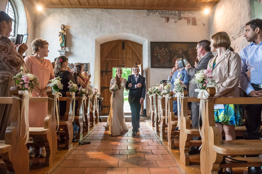 Hochzeitsfotograf Zentralschweiz Hochzeit St Jost Kapelle Nidwalden Hochzeitsfest Schloss Heidegg Gelfingen Hochzeitsfotograf Luzern Hochzeitsfotograf Nidwalden