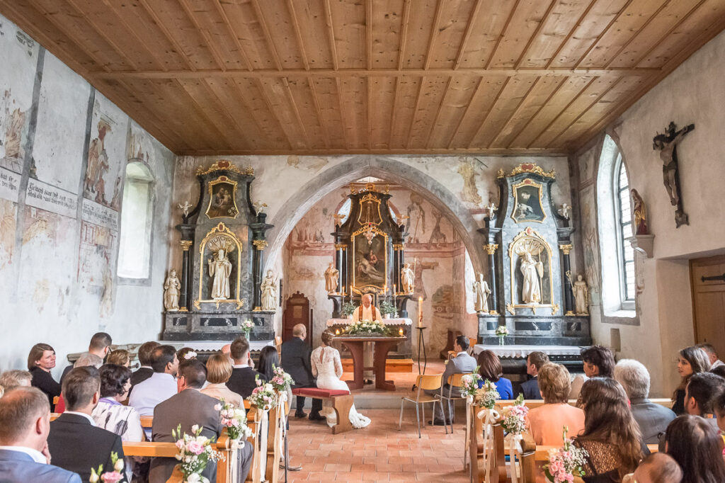 Hochzeitsfotograf Zentralschweiz Hochzeit St Jost Kapelle Nidwalden Hochzeitsfest Schloss Heidegg Gelfingen Hochzeitsfotograf Luzern Hochzeitsfotograf Nidwalden