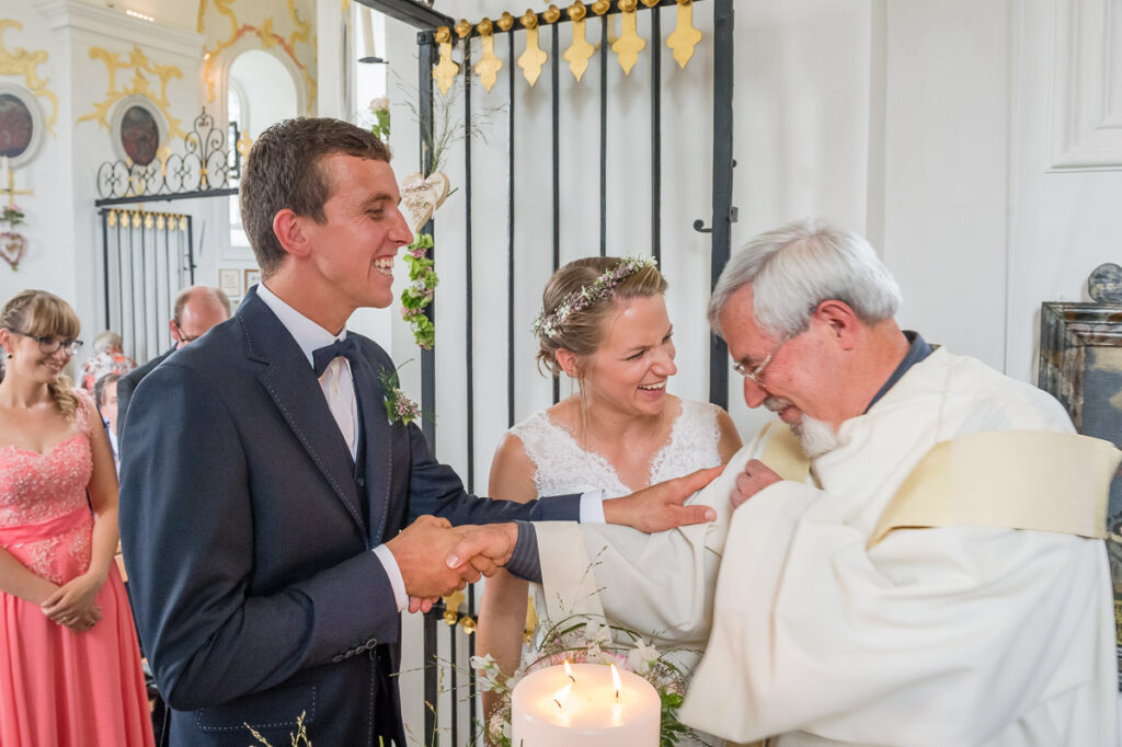 Hochzeitsfotograf Zentralschweiz Trauung St Ottilienkapelle Buttisholz Hochzeitsapero Buttisholz Hochzeitsfest Brand Oberkirch Hochzeitsfotograf Luzern Hochzeitsfotograf Zentralschweiz