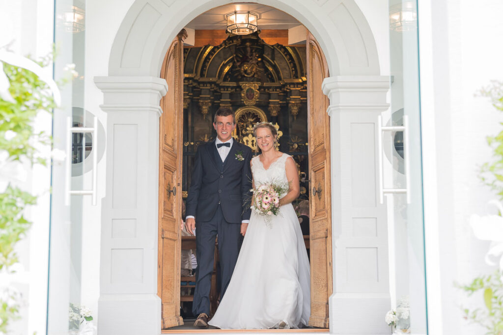 Hochzeitsfotograf Zentralschweiz Trauung St Ottilienkapelle Buttisholz Hochzeitsapero Buttisholz Hochzeitsfest Brand Oberkirch Hochzeitsfotograf Luzern Hochzeitsfotograf Zentralschweiz