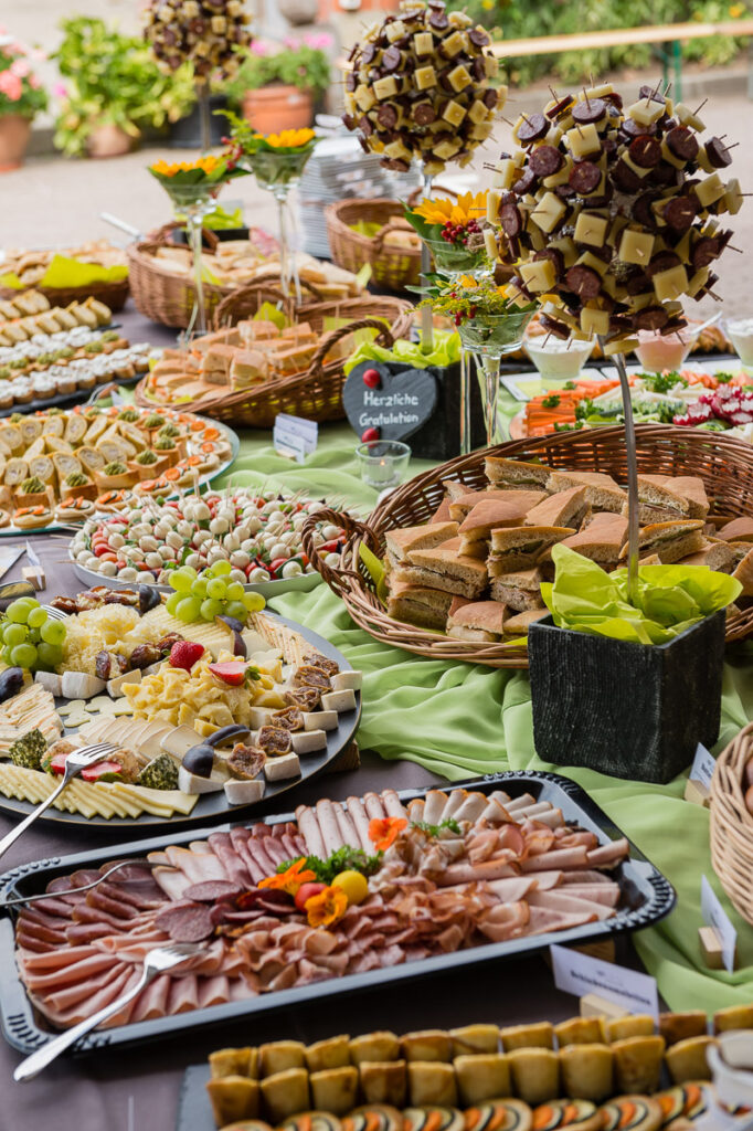 Hochzeitsfotograf Zentralschweiz Trauung St Ottilienkapelle Buttisholz Hochzeitsapero Buttisholz Hochzeitsfest Brand Oberkirch Hochzeitsfotograf Luzern Hochzeitsfotograf Zentralschweiz