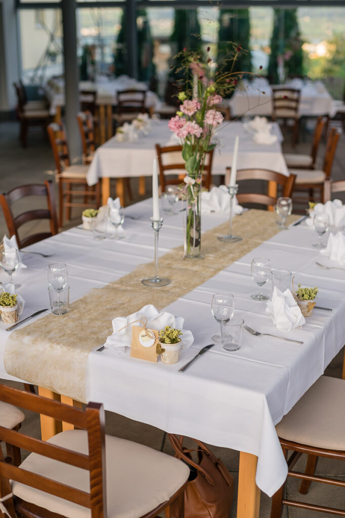 Hochzeitsfotograf Zentralschweiz Trauung St Ottilienkapelle Buttisholz Hochzeitsapero Buttisholz Hochzeitsfest Brand Oberkirch Hochzeitsfotograf Luzern Hochzeitsfotograf Zentralschweiz