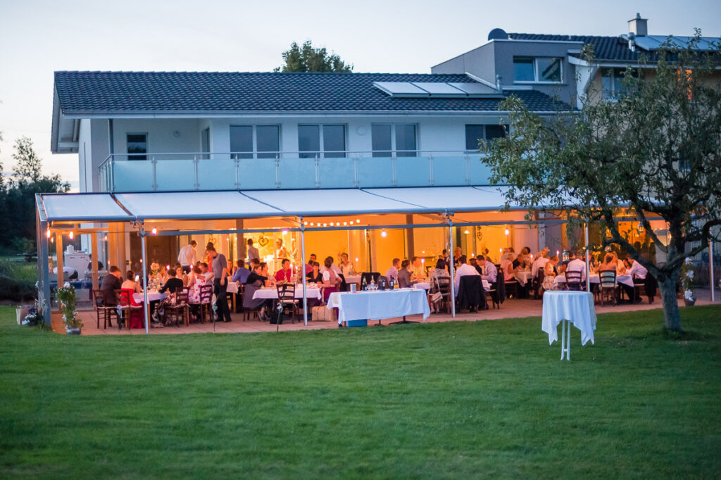 Hochzeitsfotograf Zentralschweiz Trauung St Ottilienkapelle Buttisholz Hochzeitsapero Buttisholz Hochzeitsfest Brand Oberkirch Hochzeitsfotograf Luzern Hochzeitsfotograf Zentralschweiz