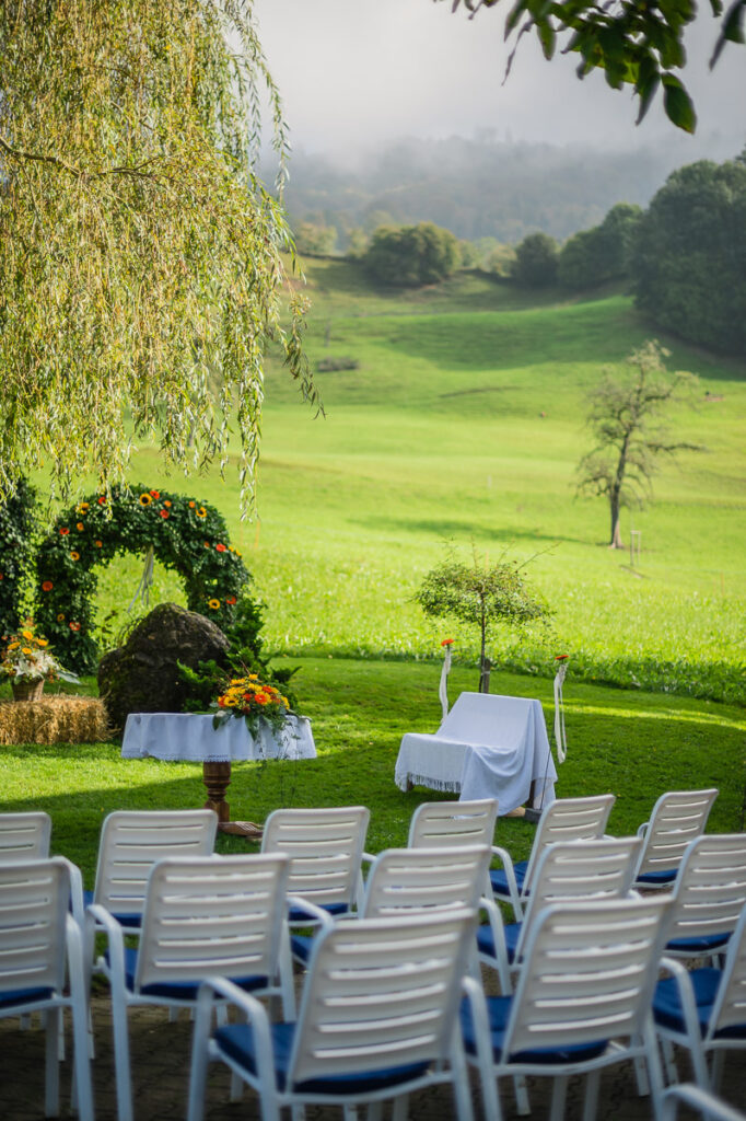 Trauung Hof Landschi Küssnacht Hochzeitsapero Hof Landschi Küssnacht Hochzeitsfest Hof Landschi Küssnacht Hochzeitsfotograf Schwyz Hochzeitsfotograf Zentralschweiz