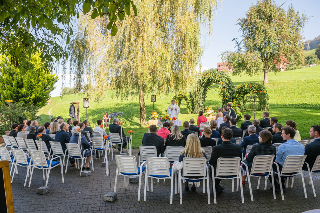 Trauung Hof Landschi Küssnacht Hochzeitsapero Hof Landschi Küssnacht Hochzeitsfest Hof Landschi Küssnacht Hochzeitsfotograf Schwyz Hochzeitsfotograf Zentralschweiz