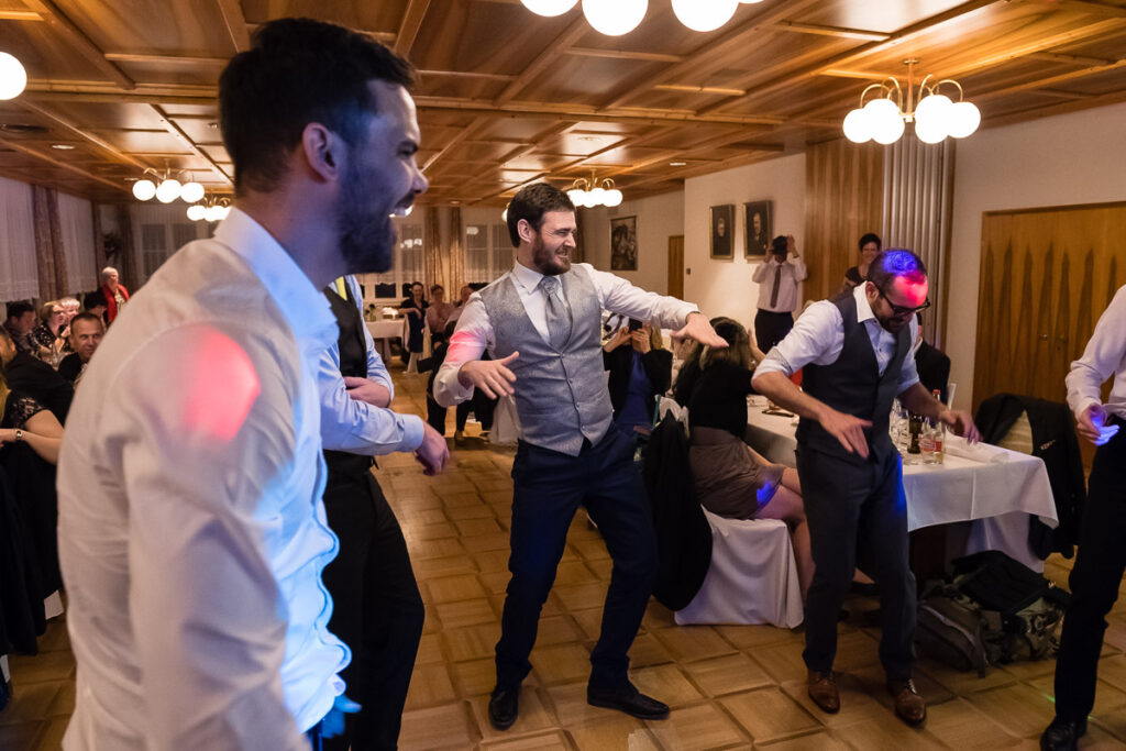 Trauung Kapelle intschi Hochzeitsapero Schattdorf Hochzeitsfest Hotel alpina unterschächen Hochzeitsfotograf Uri Hochzeitsfotograf Zentralschweiz