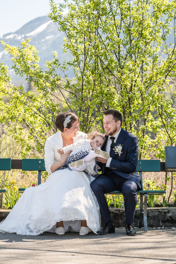 Trauung Pfarrkirche Alpnach Hochzeitsapero Schlosshof Alpnach Hochzeitsfest Paxmontana Flüeli Ranft Hochzeitsfotograf Obwalden Hochzeitsfotograf Zentralschweiz