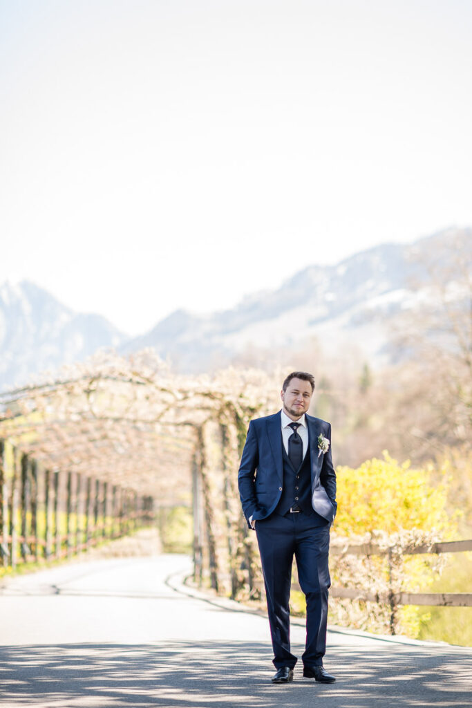 Trauung Pfarrkirche Alpnach Hochzeitsapero Schlosshof Alpnach Hochzeitsfest Paxmontana Flüeli Ranft Hochzeitsfotograf Obwalden Hochzeitsfotograf Zentralschweiz