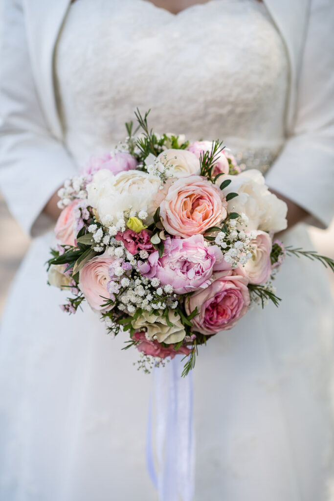Trauung Pfarrkirche Alpnach Hochzeitsapero Schlosshof Alpnach Hochzeitsfest Paxmontana Flüeli Ranft Hochzeitsfotograf Obwalden Hochzeitsfotograf Zentralschweiz