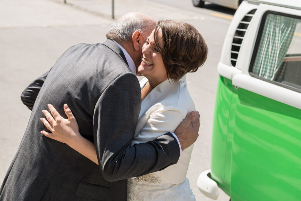 Trauung Pfarrkirche Alpnach Hochzeitsapero Schlosshof Alpnach Hochzeitsfest Paxmontana Flüeli Ranft Hochzeitsfotograf Obwalden Hochzeitsfotograf Zentralschweiz