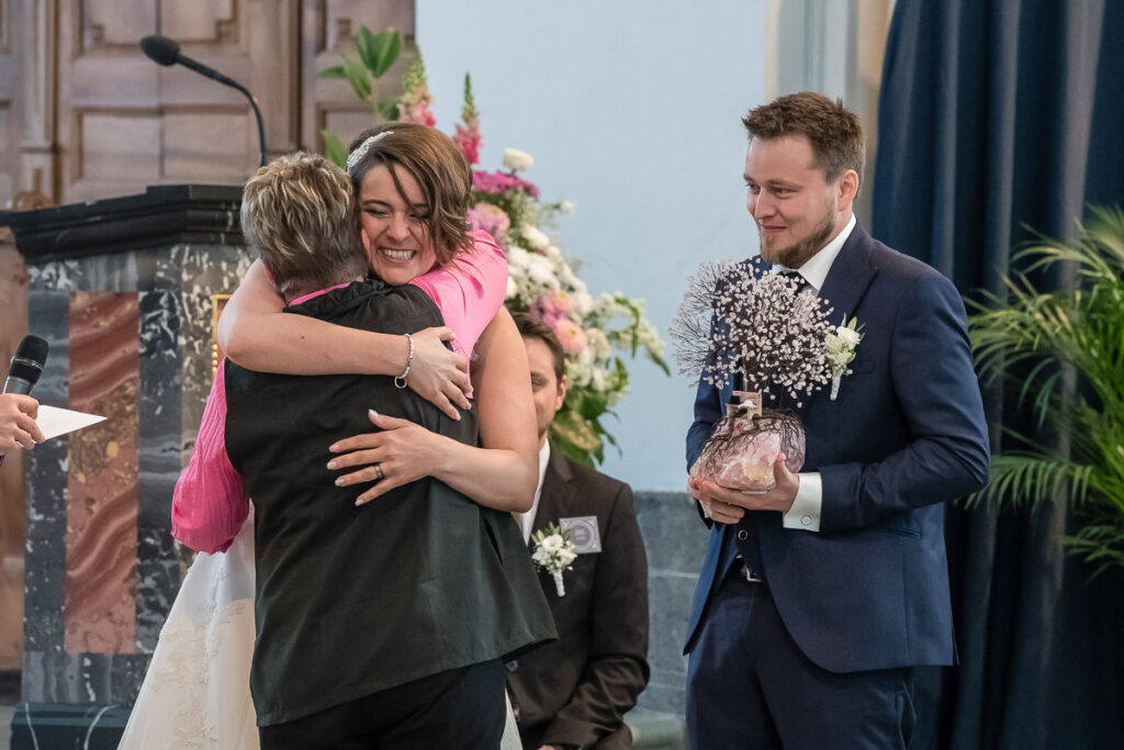 Trauung Pfarrkirche Alpnach Hochzeitsapero Schlosshof Alpnach Hochzeitsfest Paxmontana Flüeli Ranft Hochzeitsfotograf Obwalden Hochzeitsfotograf Zentralschweiz