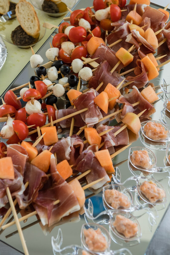 Trauung Pfarrkirche Alpnach Hochzeitsapero Schlosshof Alpnach Hochzeitsfest Paxmontana Flüeli Ranft Hochzeitsfotograf Obwalden Hochzeitsfotograf Zentralschweiz