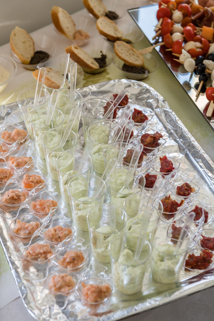 Trauung Pfarrkirche Alpnach Hochzeitsapero Schlosshof Alpnach Hochzeitsfest Paxmontana Flüeli Ranft Hochzeitsfotograf Obwalden Hochzeitsfotograf Zentralschweiz