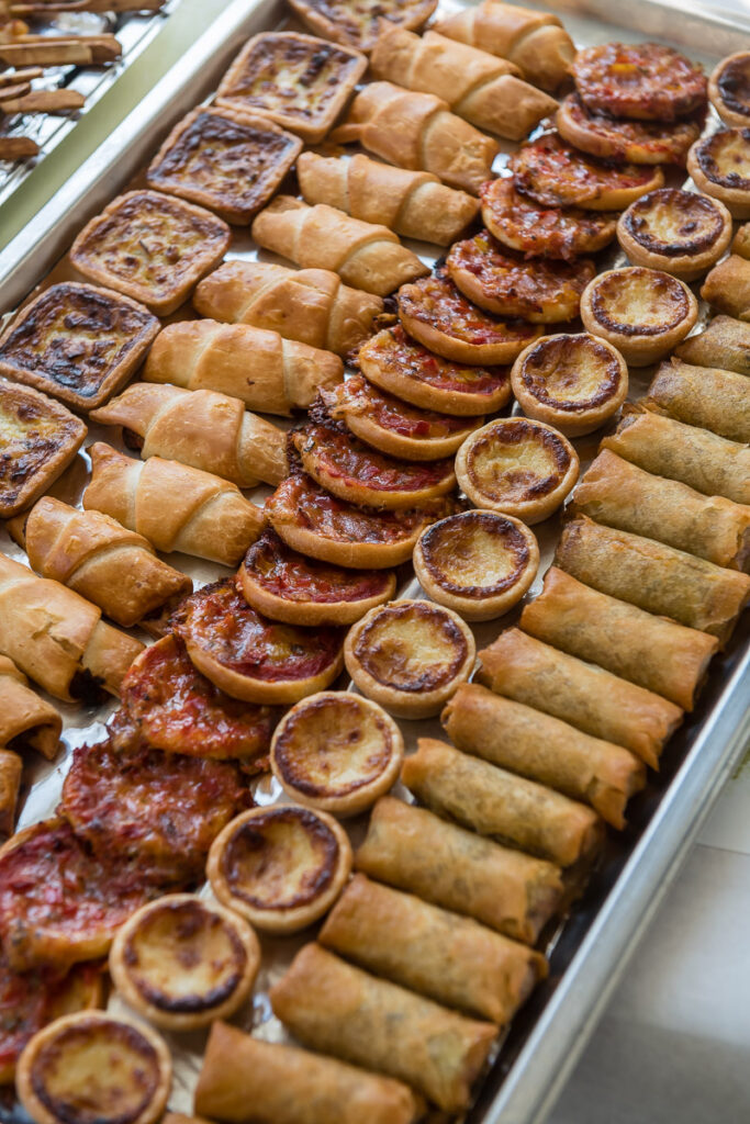Trauung Pfarrkirche Alpnach Hochzeitsapero Schlosshof Alpnach Hochzeitsfest Paxmontana Flüeli Ranft Hochzeitsfotograf Obwalden Hochzeitsfotograf Zentralschweiz