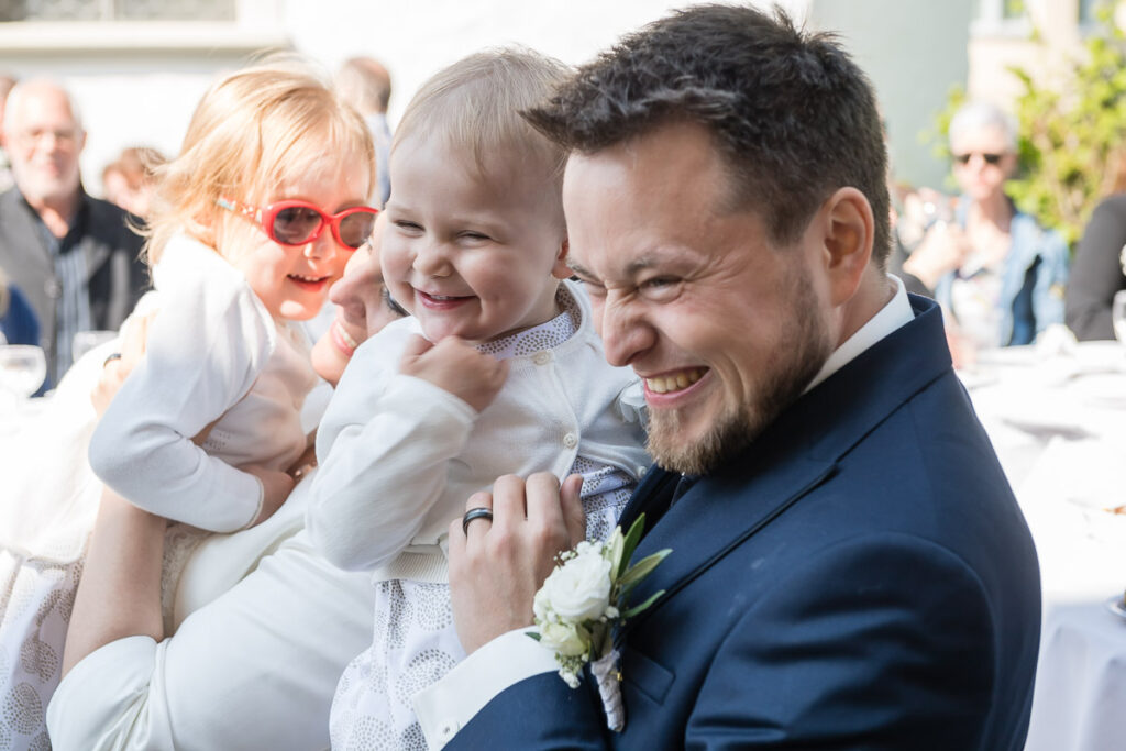 Trauung Pfarrkirche Alpnach Hochzeitsapero Schlosshof Alpnach Hochzeitsfest Paxmontana Flüeli Ranft Hochzeitsfotograf Obwalden Hochzeitsfotograf Zentralschweiz