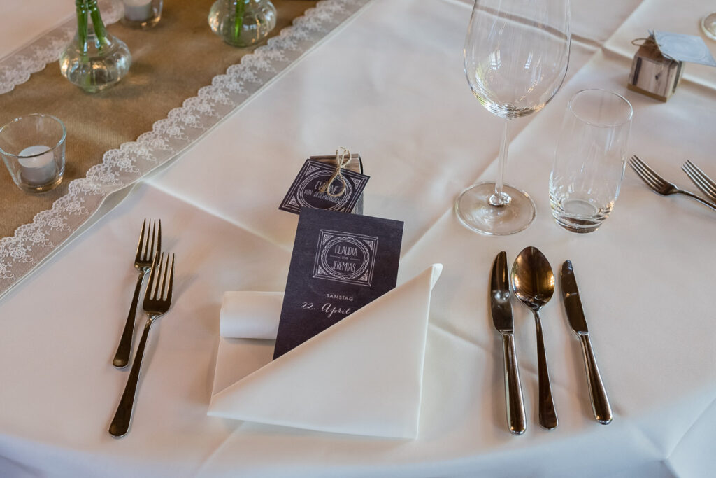 Trauung Pfarrkirche Alpnach Hochzeitsapero Schlosshof Alpnach Hochzeitsfest Paxmontana Flüeli Ranft Hochzeitsfotograf Obwalden Hochzeitsfotograf Zentralschweiz